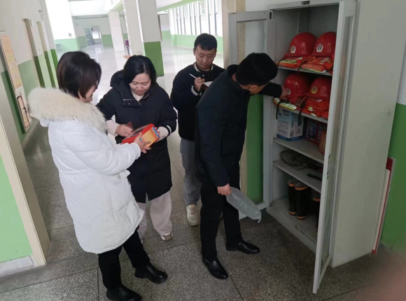全面排查保安全——小學(xué)部進(jìn)行新學(xué)期校園安全檢查 || 洛陽復(fù)興學(xué)校