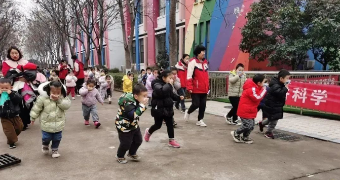 【消防演練，安全“童”行 】復(fù)興幼兒園消防疏散演練活動(dòng)